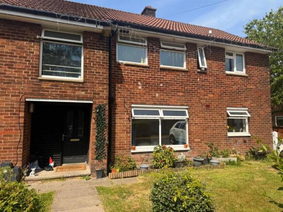 Kingsfold Drive, Penwortham, Preston photo 3