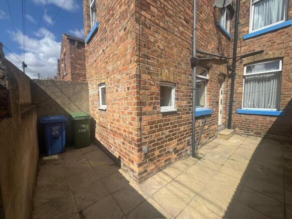 4 bed Terraced to rent Image 11