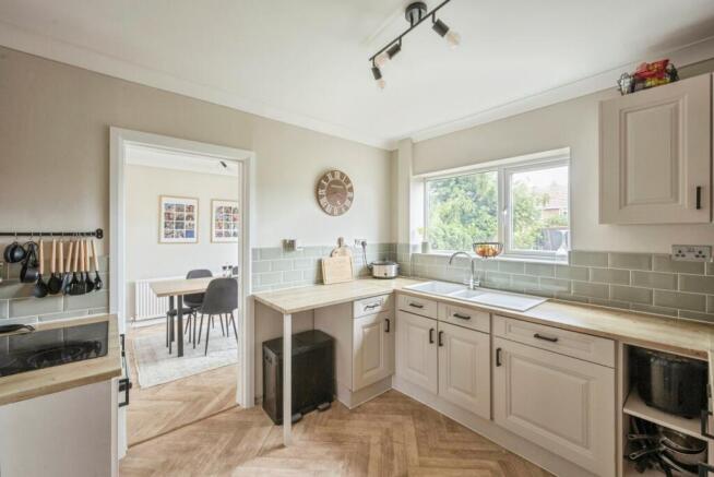 3 bed Semi-Detached for sale Image 8