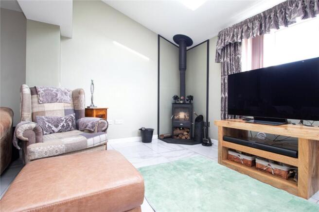 4 bed Detached for sale Image 8