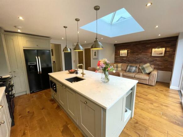 KITCHEN 3.jpg