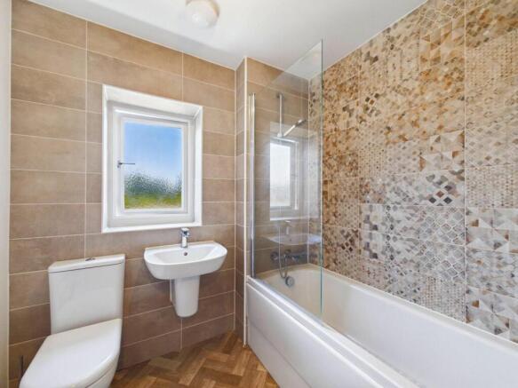 3 bed Semi-Detached for sale Image 7