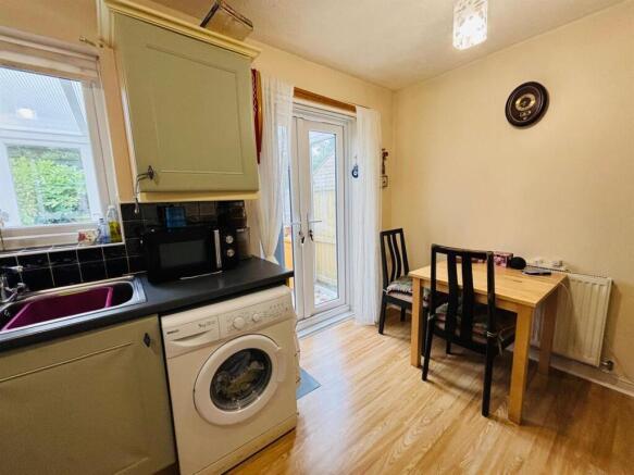2 bed Semi-Detached for sale Image 5