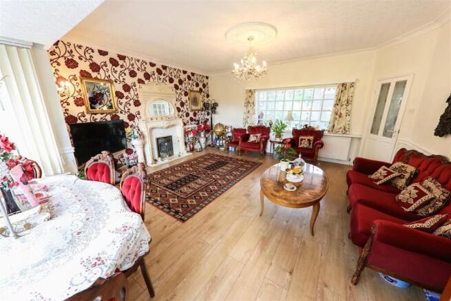 4 bed Detached for sale Image 6