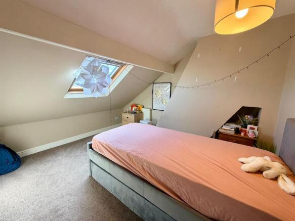 3 bed Terraced for sale Image 10