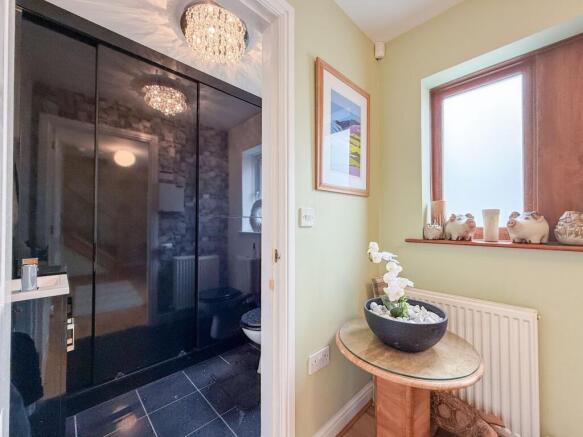 3 bed Semi-Detached for sale Image 10