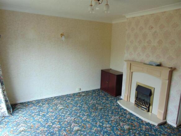 SEPARATE DINING ROOM