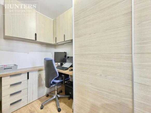 4 bed Detached for sale Image 9
