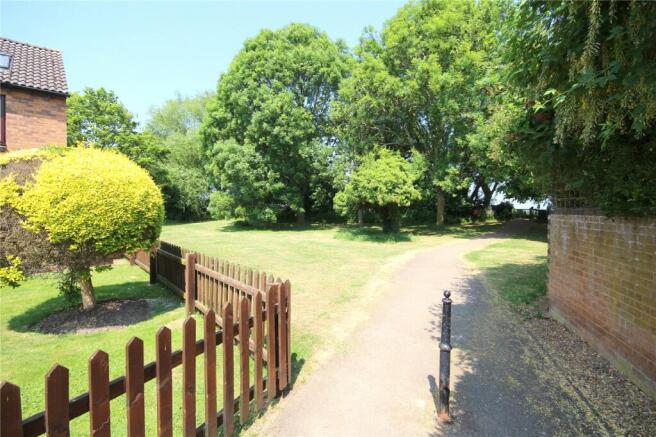 Racecourse Walk