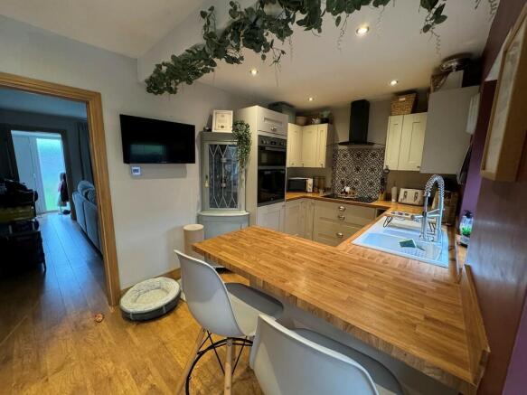 Kitchen diner 2