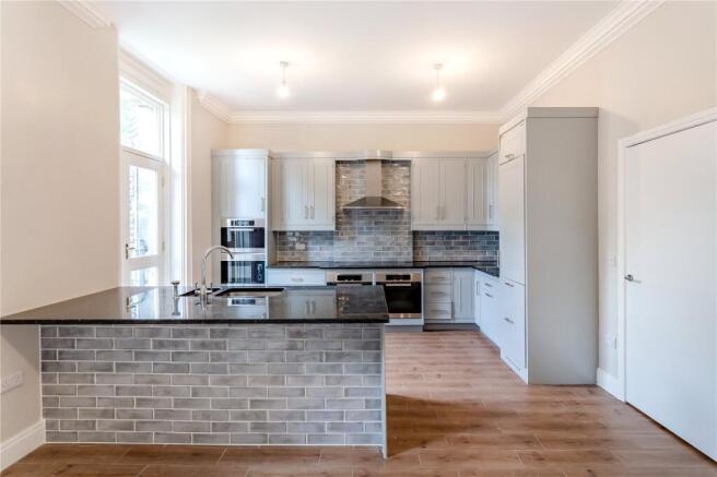 2 bed Flat for sale Image 6
