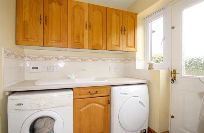 6011_Fern Close.jpg