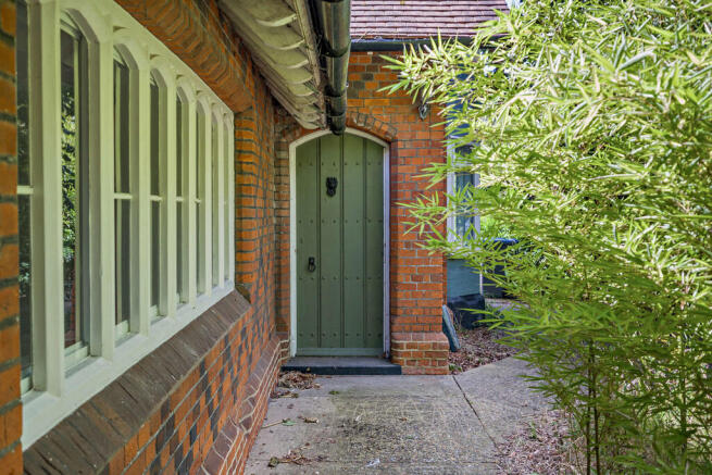 8659306-exterior1...