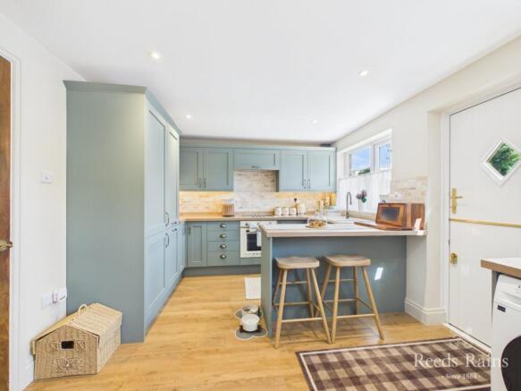 2 bed Semi-Detached for sale Image 6