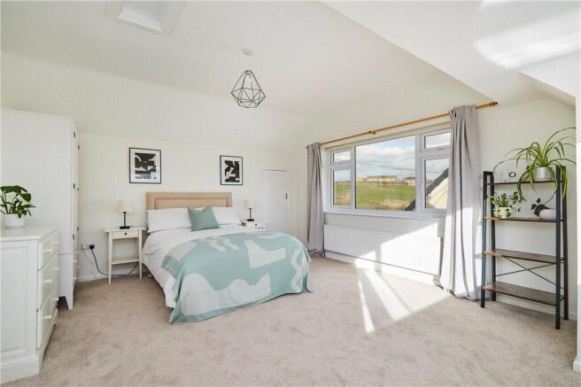 4 bed Detached for sale Image 9