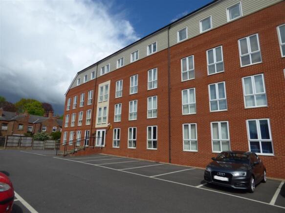 18 Bradmore House front.jpg