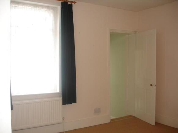 BEDROOM 2