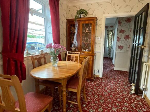 Dining room..jpg
