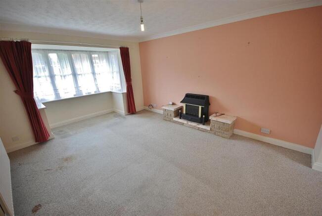 LOUNGE: