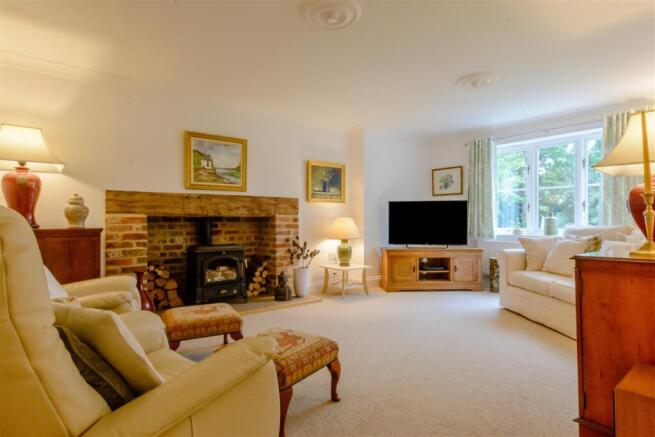 8389762-interior28.jpg