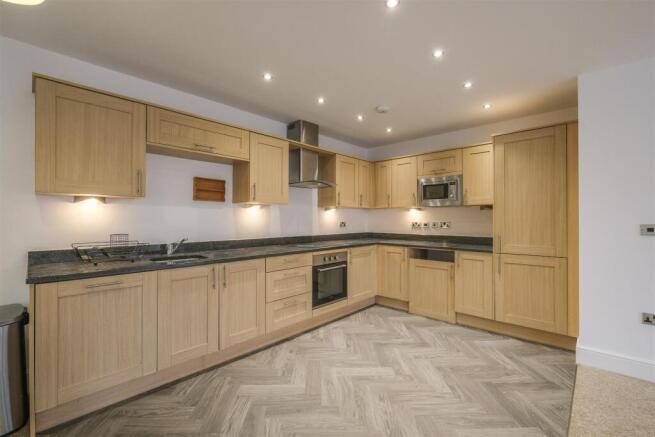 2 bed Apartment for sale Image 8