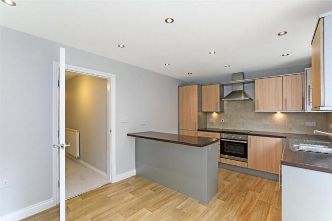 3 bed Town House for sale Image 7