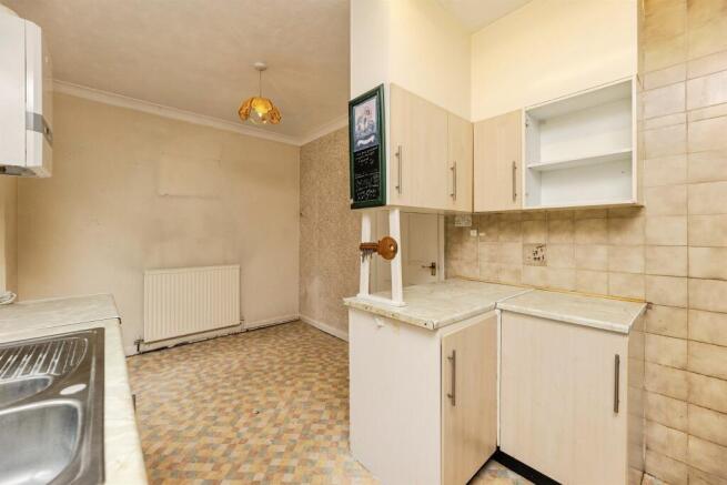 3 bed Terraced for sale Image 12