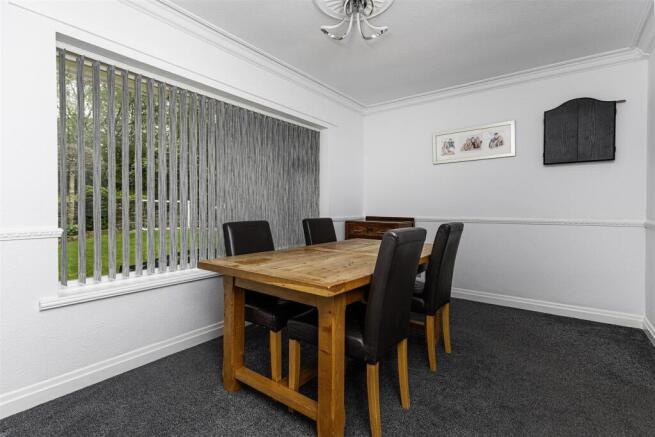 4 bed Detached Bungalow for sale Image 12