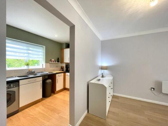 2 bed Flat for sale Image 8