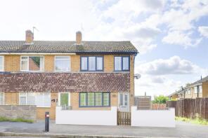2, Besecar Avenue, Nottingham NG4 4DL
