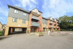 Flat 15, Pullman Court, Warwick Road, West Drayton UB7 9GZ