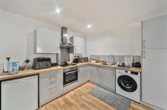 1300282-11-683829...