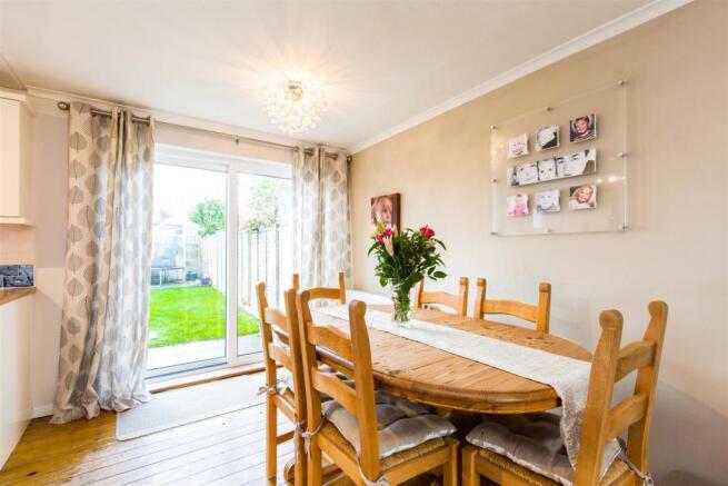 37 Harcourt Close-15.jpg