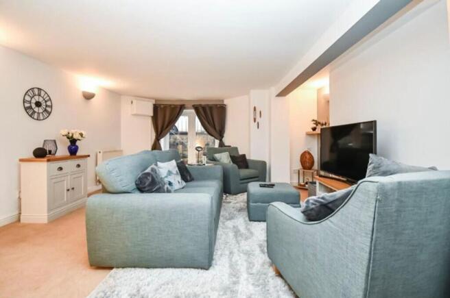 1 bed Flat for sale Image 5