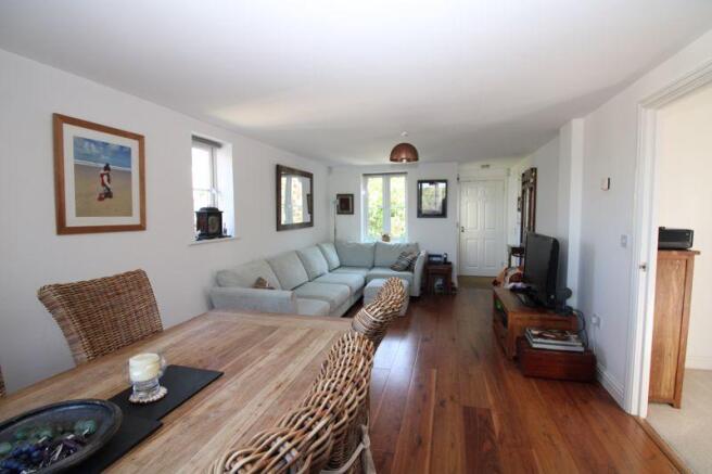 Open plan livi...