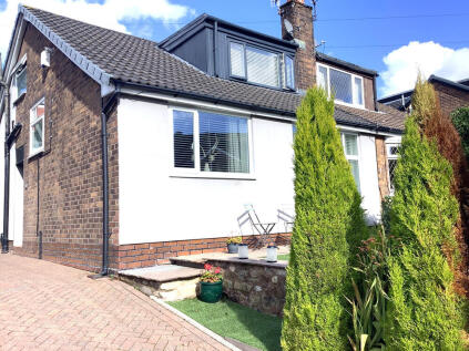 49 Wellmeadow Lane Uppermill OL3 6DU