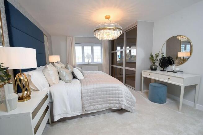 5 bed Detached for sale Image 11