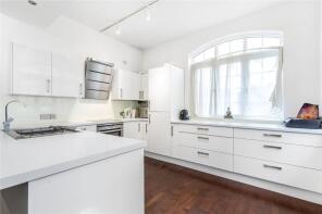 6, St Georges Square, London E14 8DL