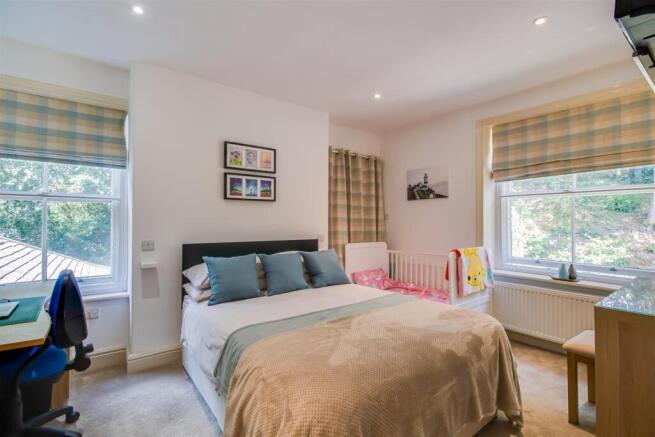 2 bed Penthouse for sale Image 10