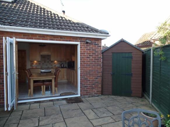 SIDE ACCESS & SHED