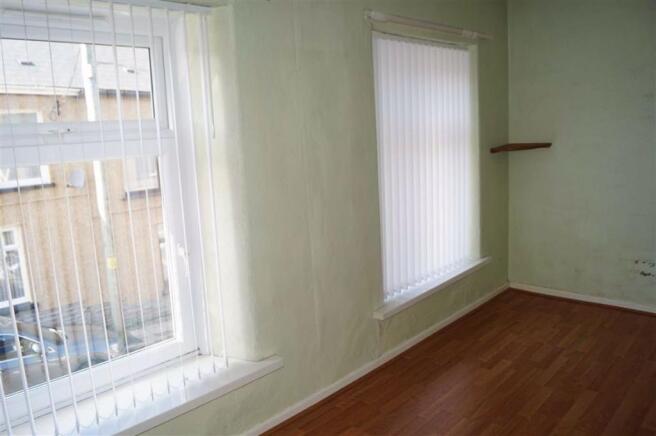 BEDROOM 1 (FRONT)