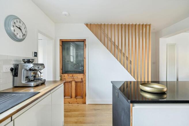 Kitchen/Dining Room (7)