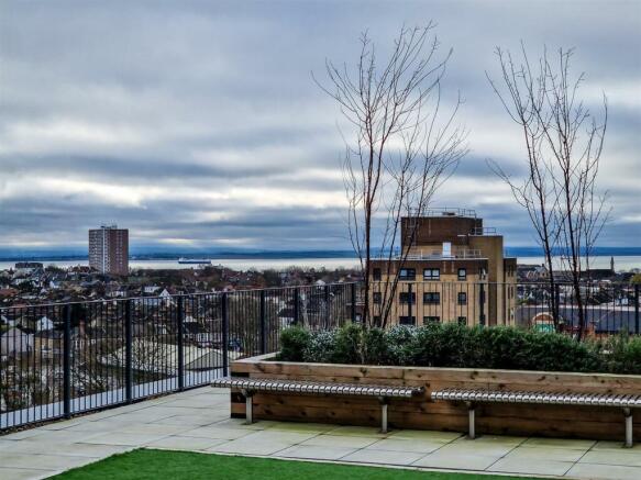 9th floor roof terrace (sea view)