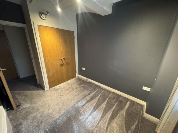 2 bed Flat for sale Image 10