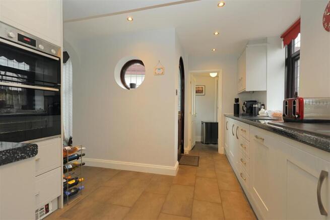 4 bed Detached for sale Image 5