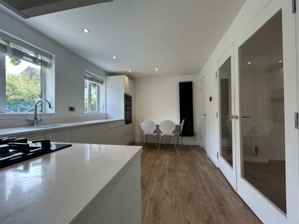BREAKFAST KITCHEN B