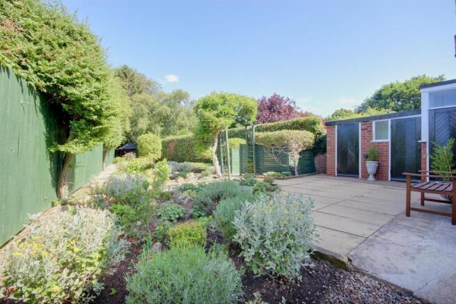 3 bed Semi-Detached for sale Image 12