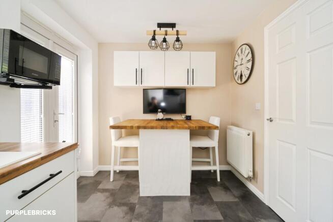 3 bed Semi-Detached for sale Image 5