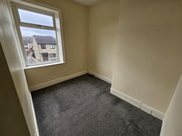 2 bed Terraced to rent Image 6