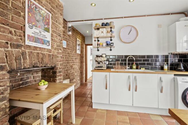 Kitchen (3).jpg